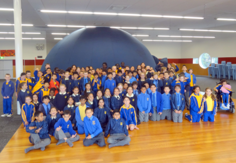 Yr 5 students in front of the Planetarium